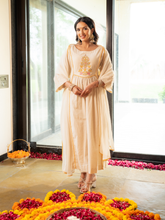 Off White Cotton Kurta Set With Embroidery